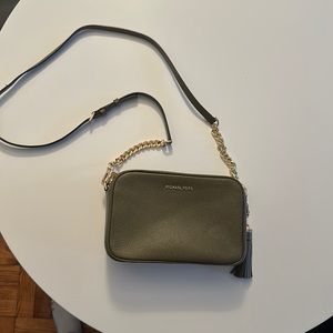 Michael Kors Cross body purse!